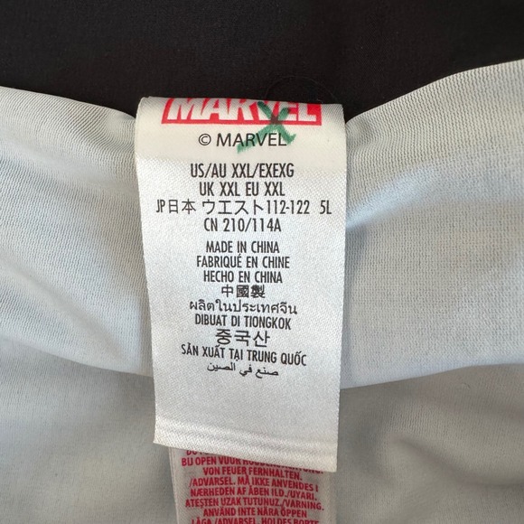 Marvel Avengers 2XL Black 2-in-1 Athletic Training Shorts Zip Pocket Graphic - Picture 9 of 10